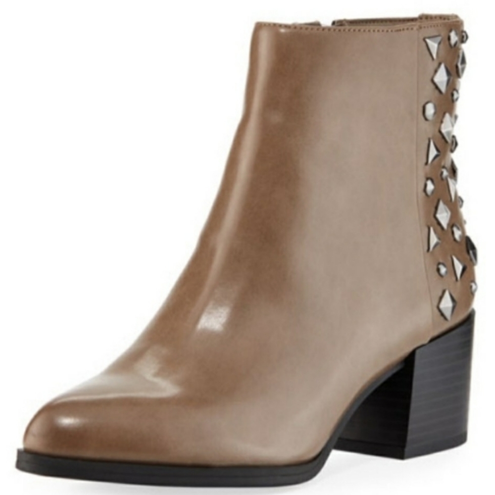 Circus, boots